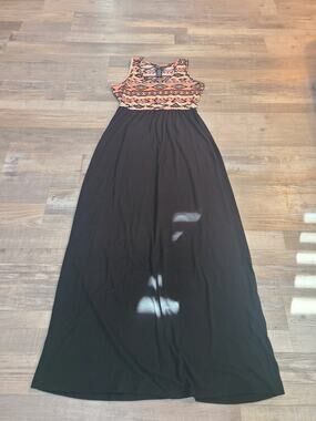 Kristin nicole small womens tribal print and black maxi dress